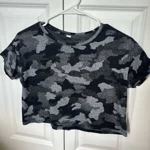 a lululemon cropped workout top